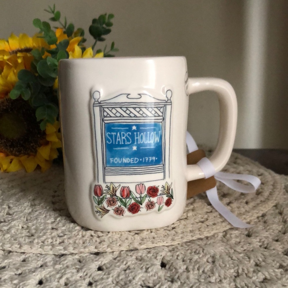 Rae Dunn GILMORE GIRLS Stars Hollow Mug